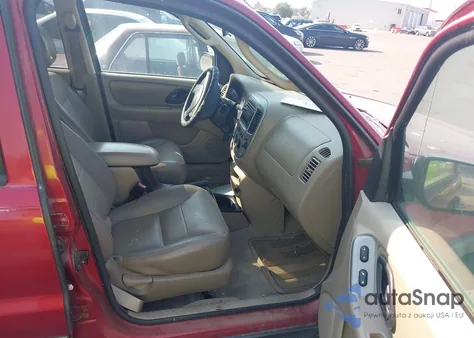 2004 Ford Escape Xlt из США, поврежденный, VIN 1FMYU93114KB38538